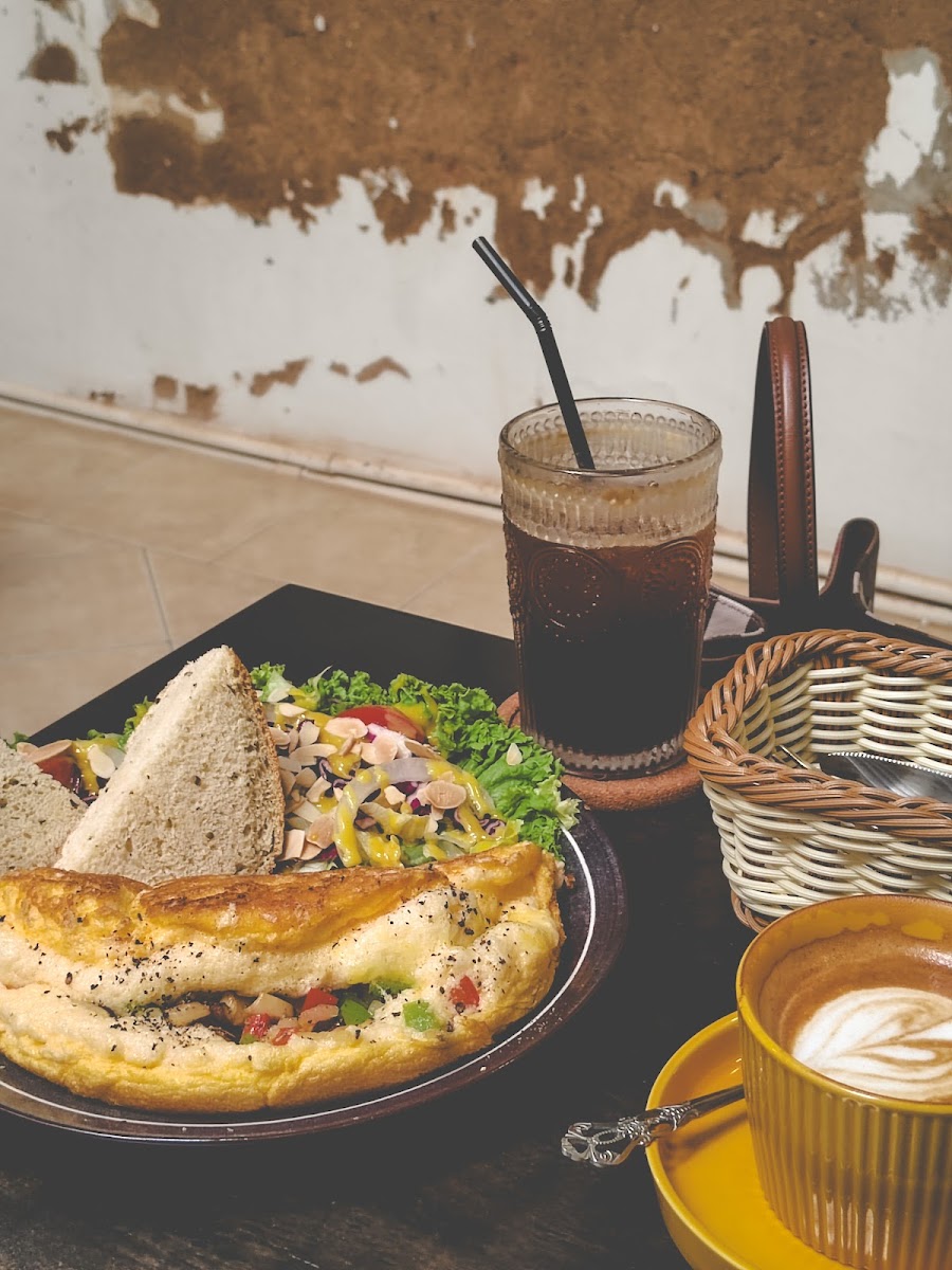 175 Gallery Cafe - Photo 5
