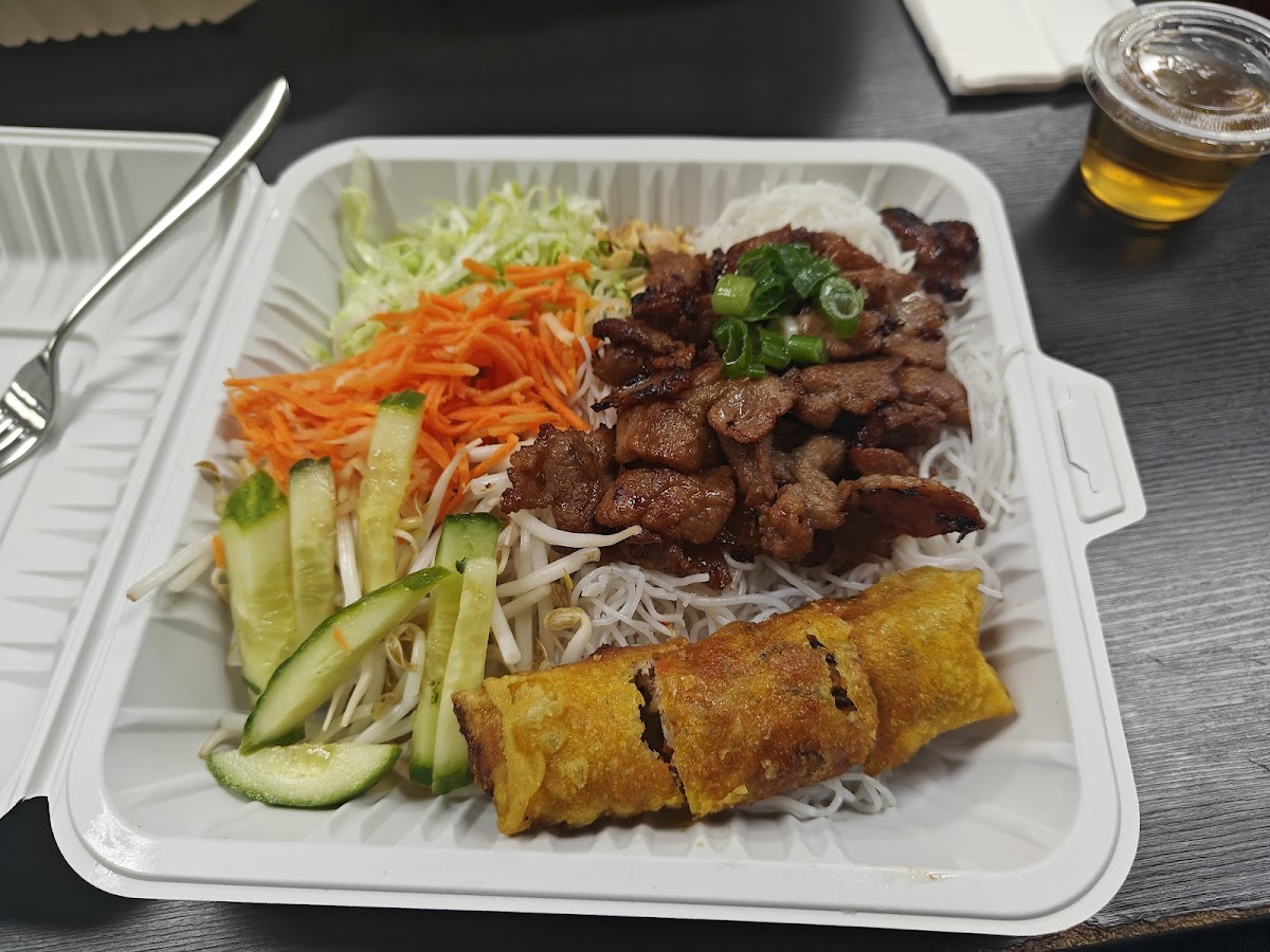 UFO Restaurant - Photo 4