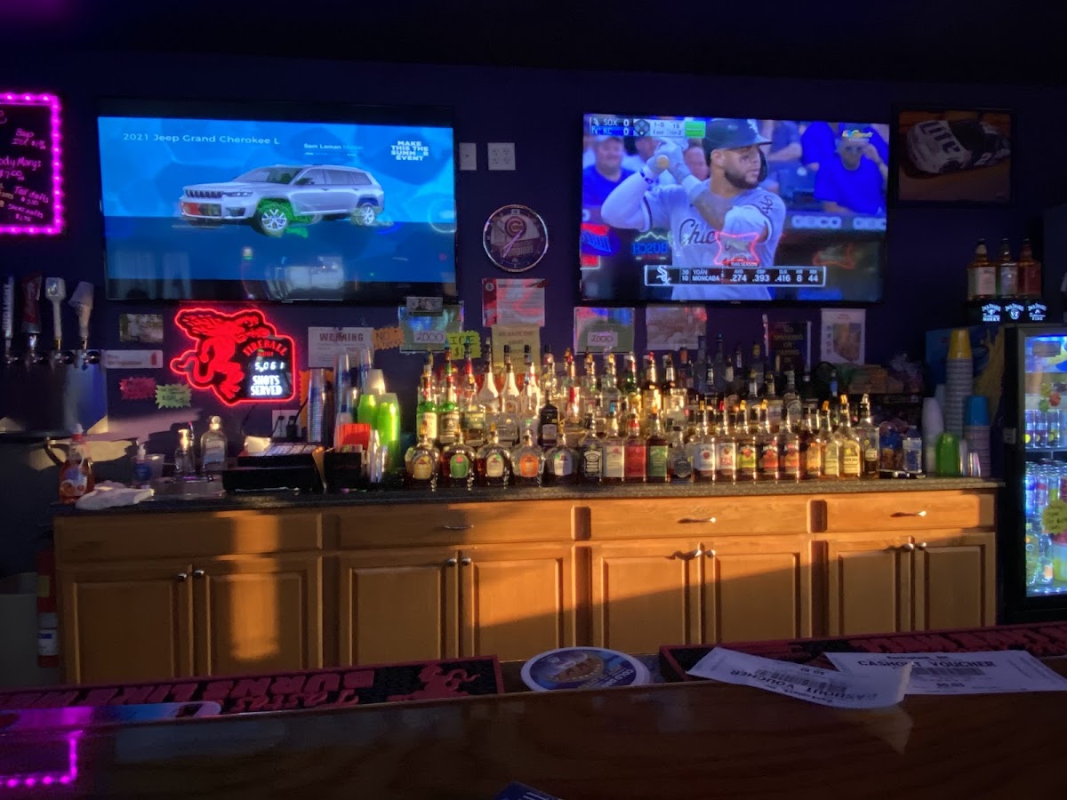PJ's Pub - Photo 2
