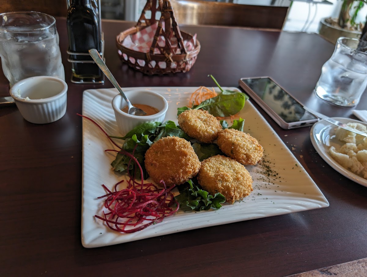 Camino Bistro - Photo 9