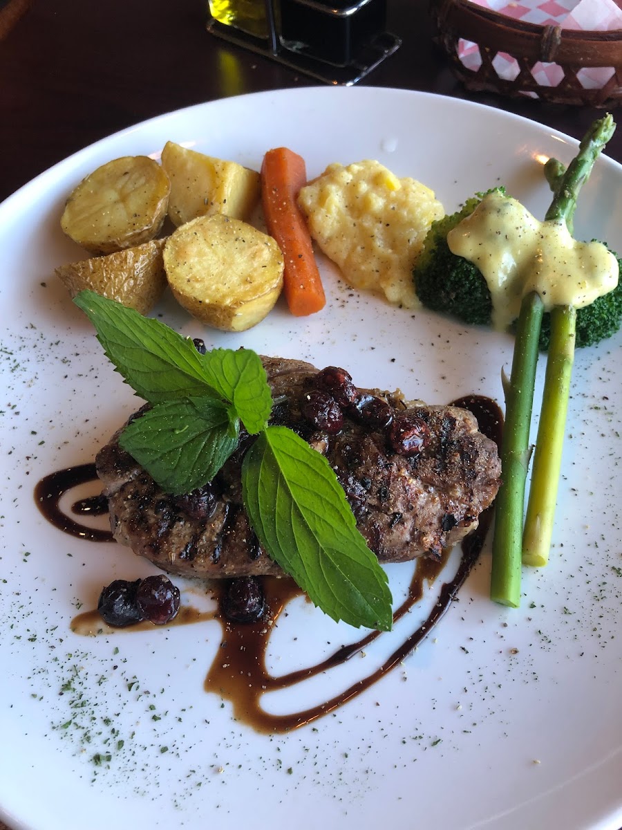 Camino Bistro - Photo 3