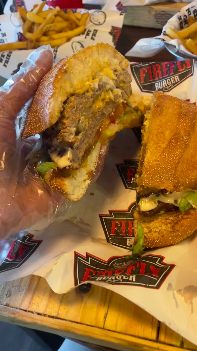 Firefly Burger Khalda / فايرفلاي برجر خلدا - Photo 1