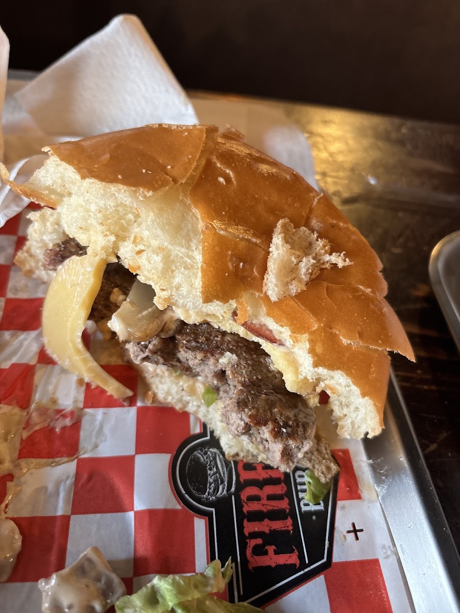 Firefly Burger Khalda / فايرفلاي برجر خلدا - Photo 3