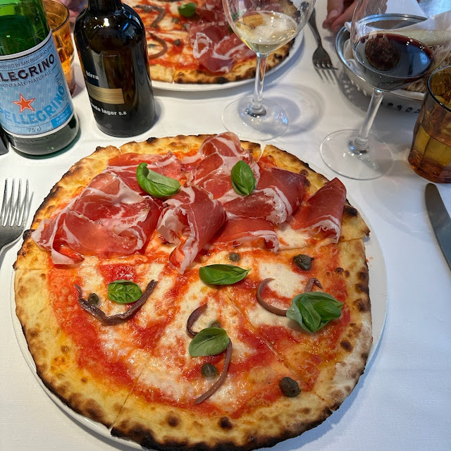 Pizza Half Quattro Stagioni-half Pata Negra