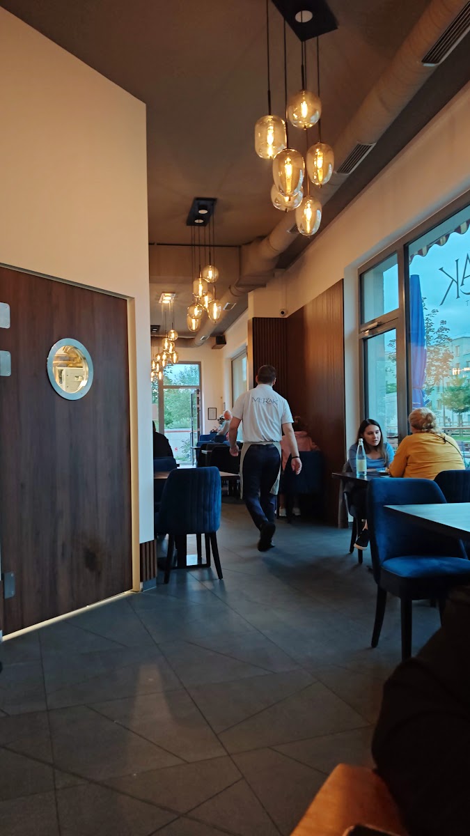 Restaurant Merak - Photo 1