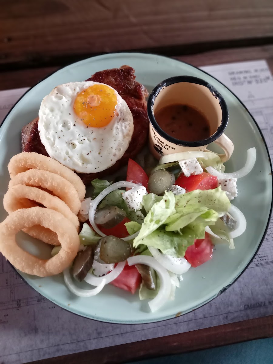 Stoom Pub & Grill - Photo 9