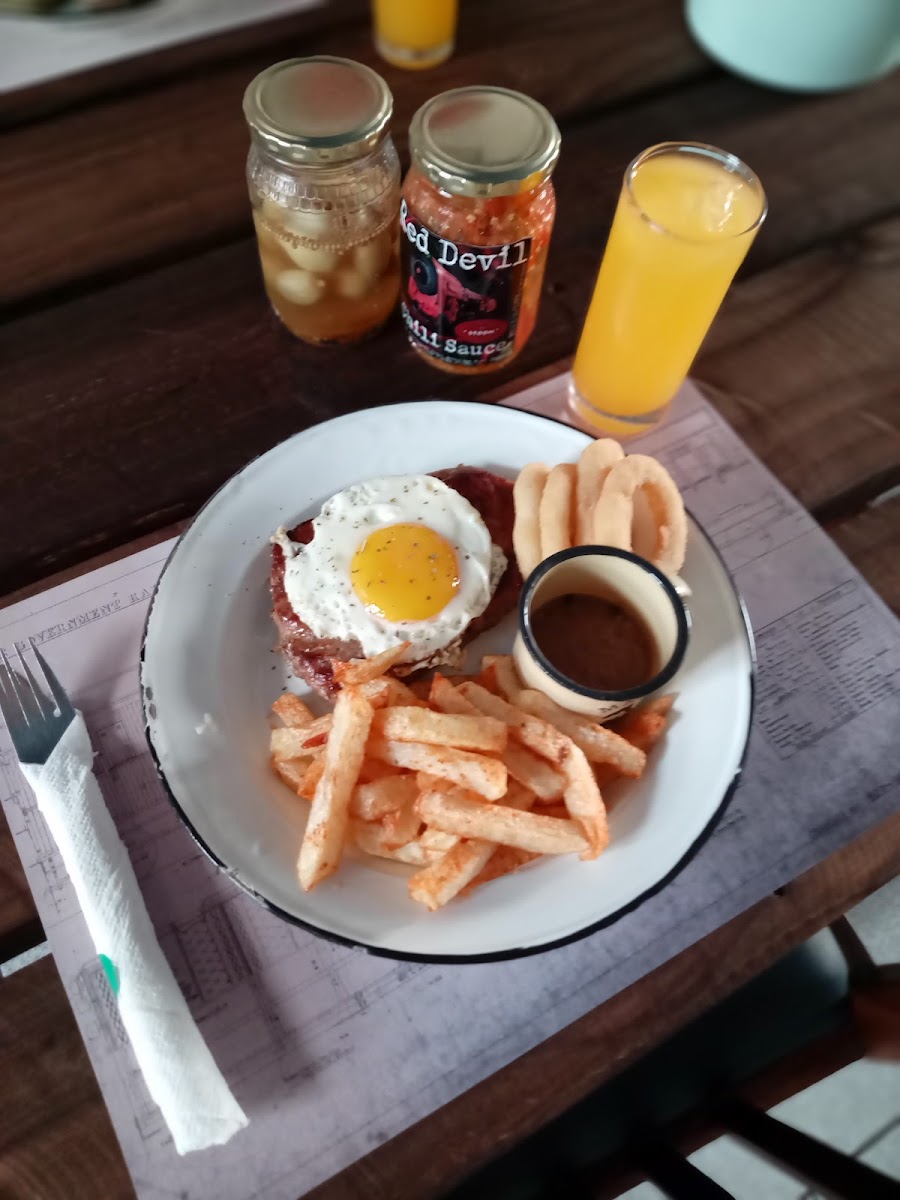 Stoom Pub & Grill - Photo 7