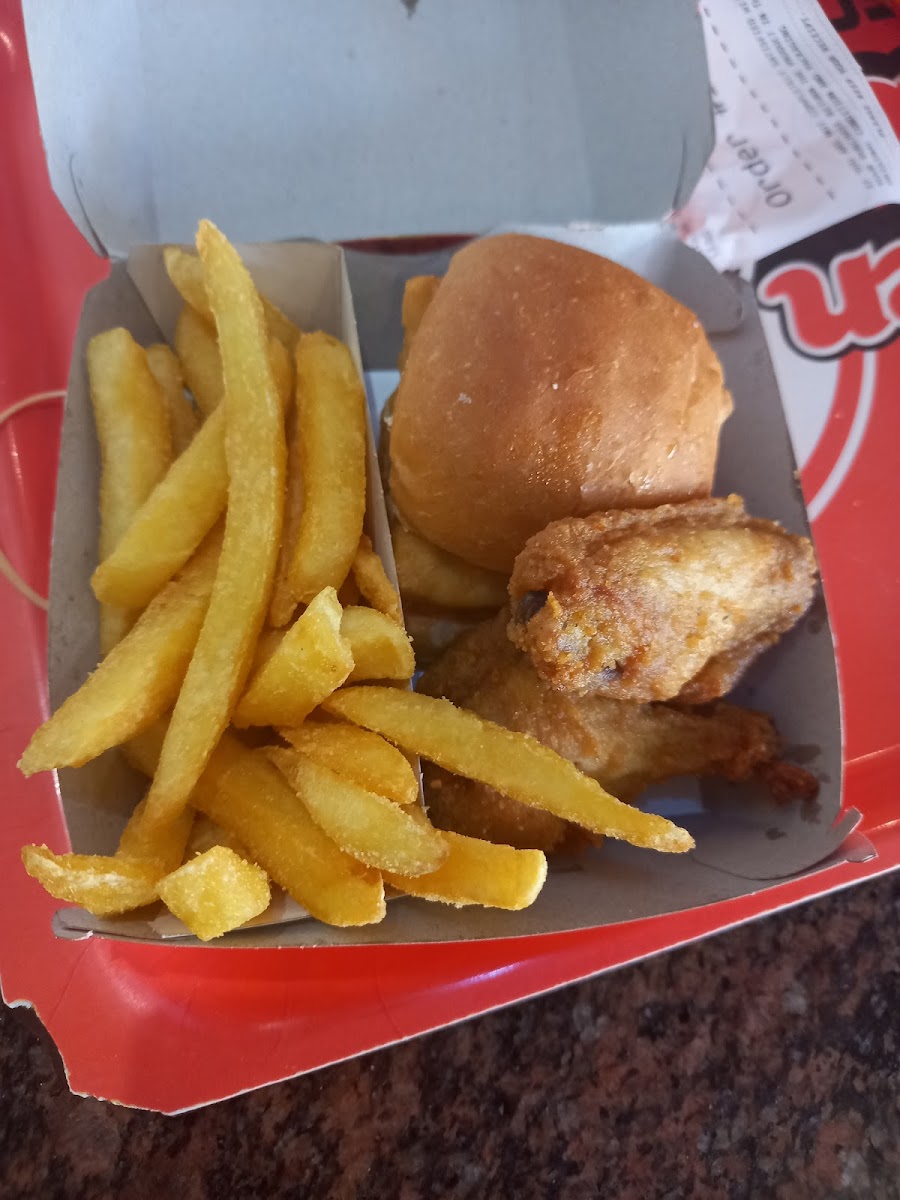 Chicken Licken Berea - Photo 8