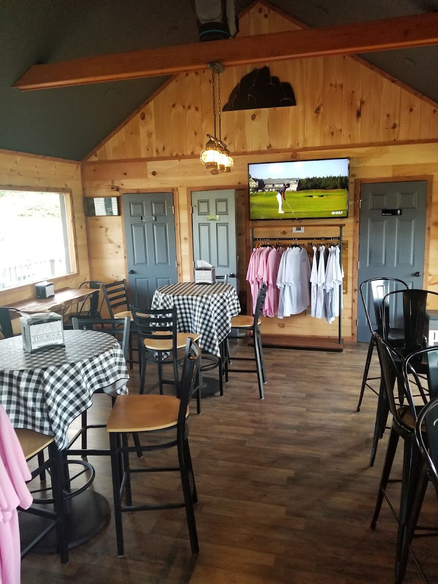The Rock Grill & Bar - Photo 5