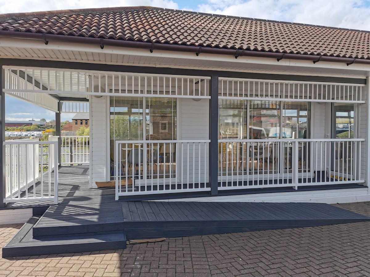 Pier Cafe - Photo 2