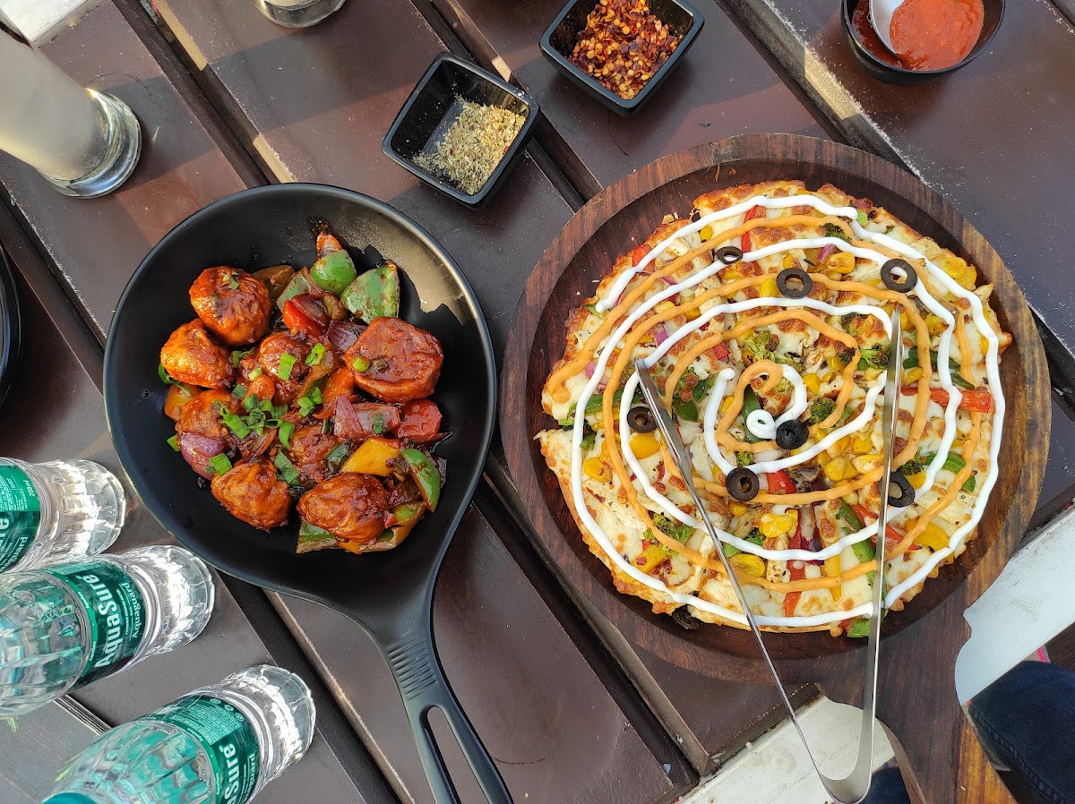 Saanjh Rooftop Cafe & Restaurant - Photo 9