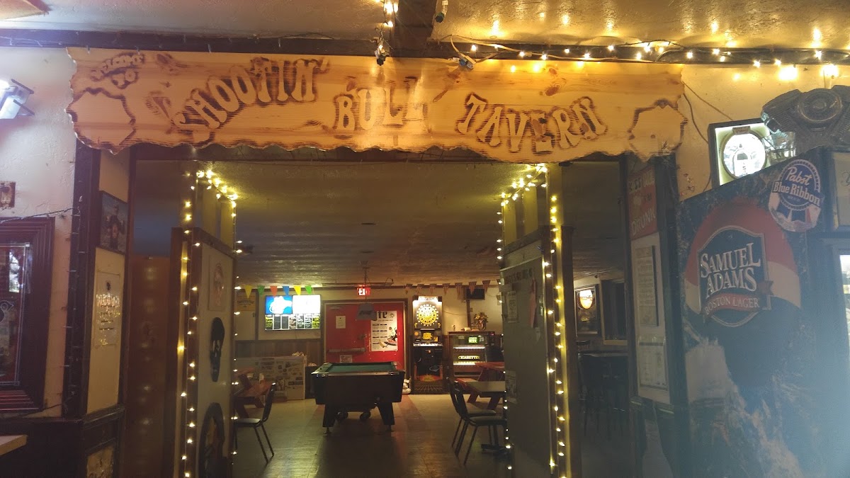 Shootin Bull Tavern - Photo 9