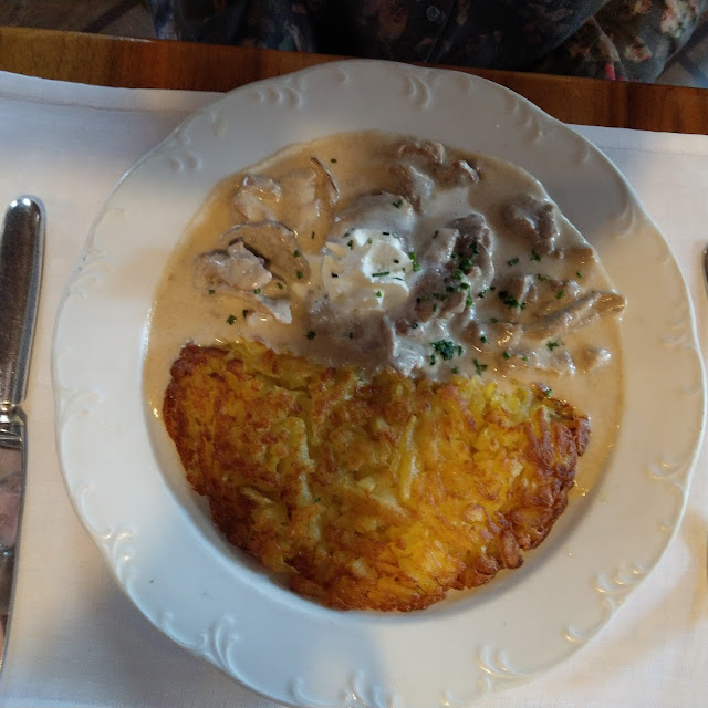 Kalbsgeschnetzeltes Mit Rahmsauce