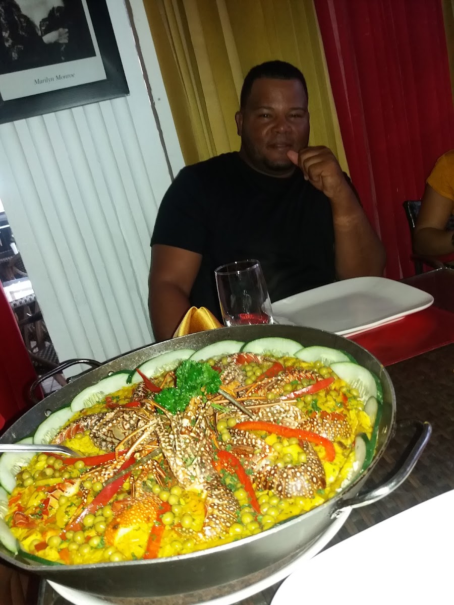 Sarante Bar Restaurant - Photo 9