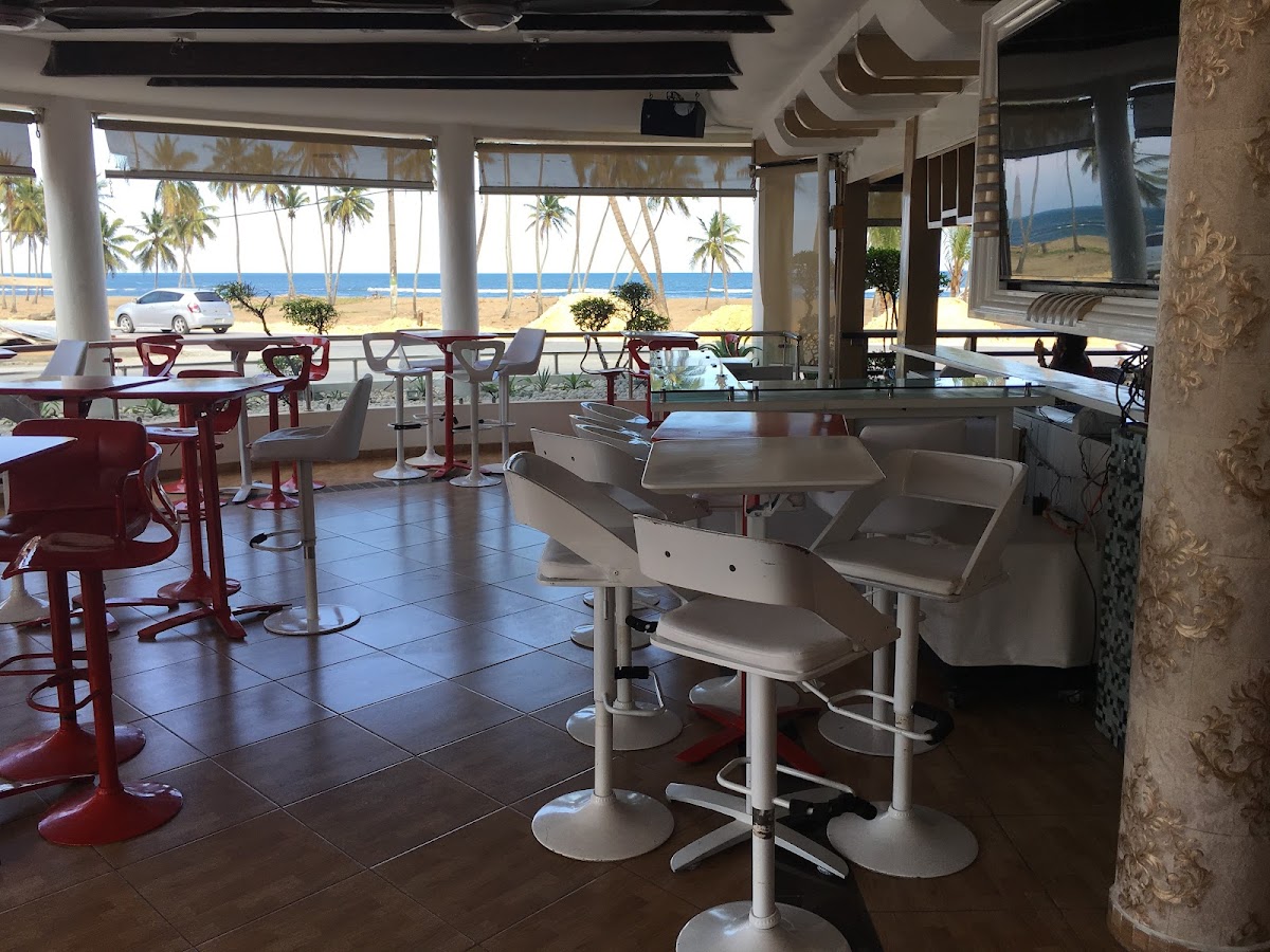 Sarante Bar Restaurant - Photo 7
