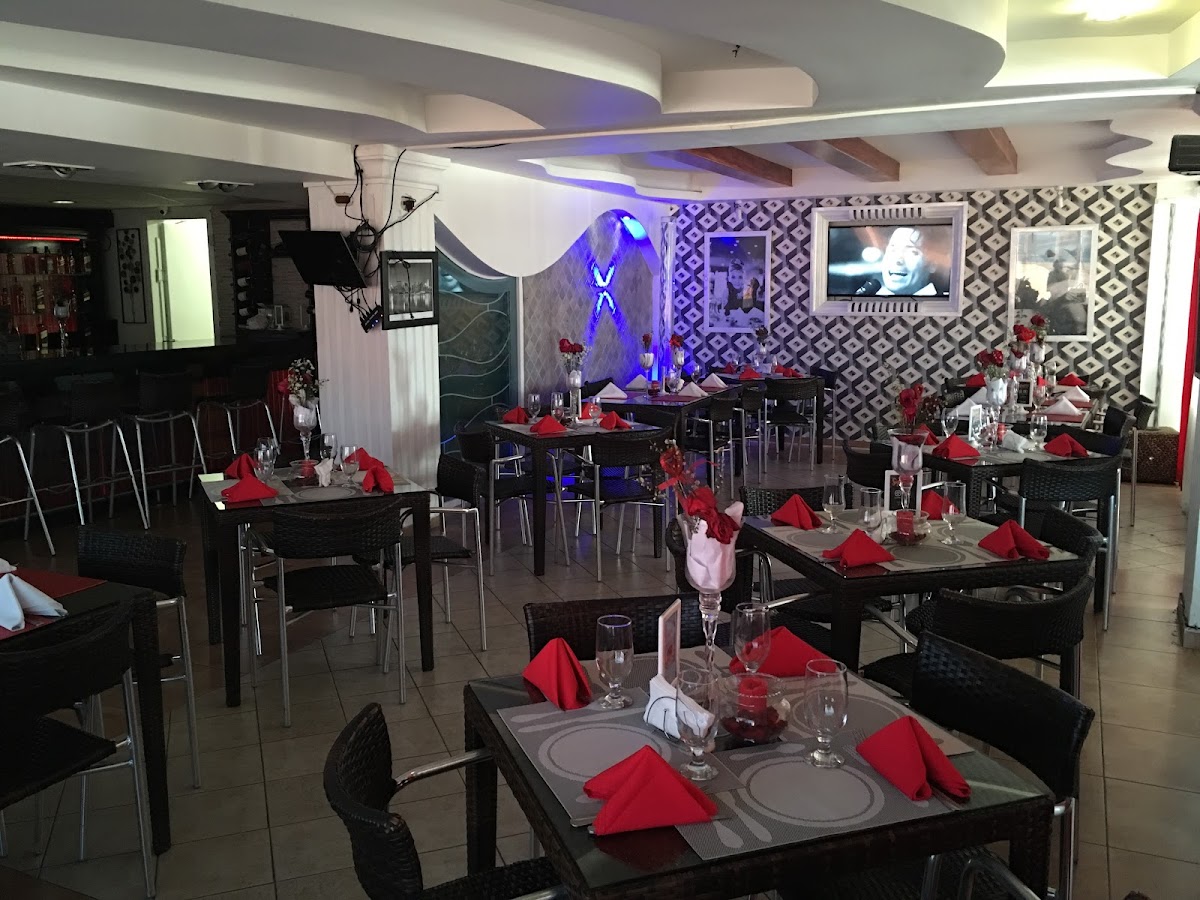 Sarante Bar Restaurant - Photo 8