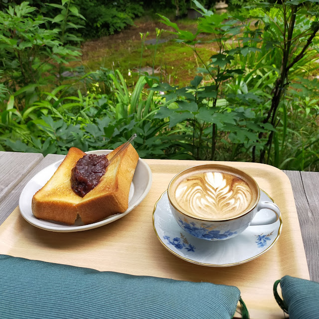 ラテとあんバタートスト