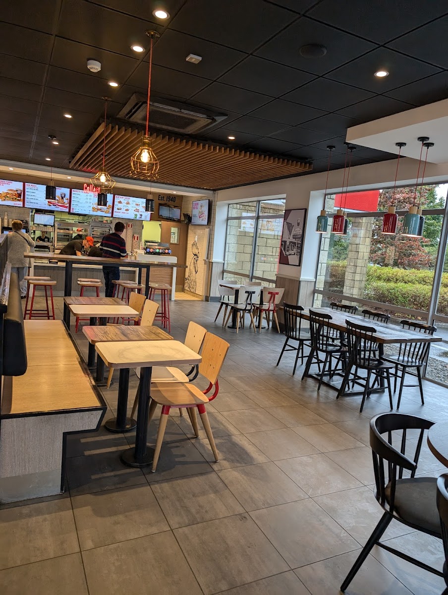 KFC Kilkenny - Photo 3