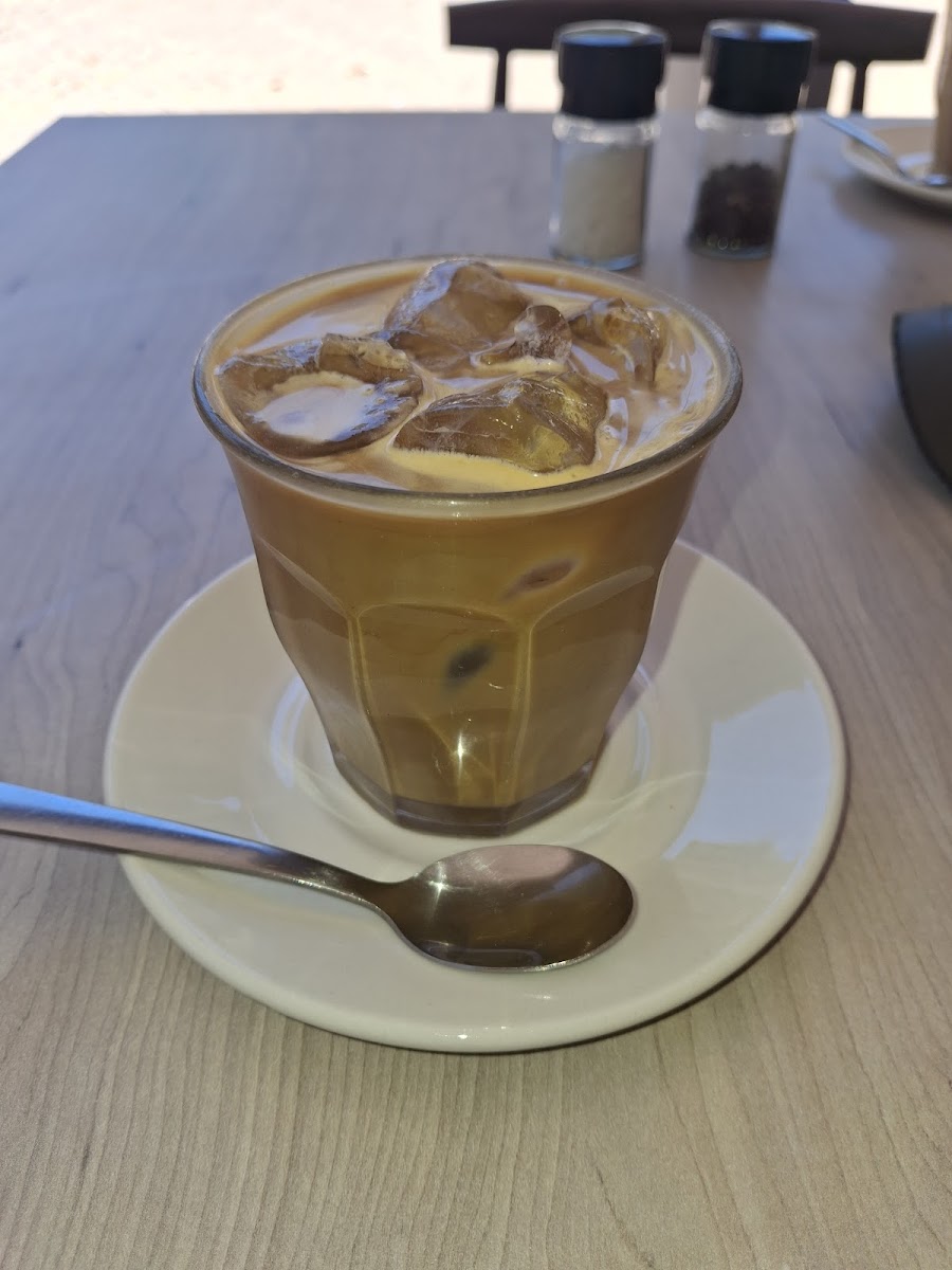 Unbound Coffee & Bagels - Photo 7