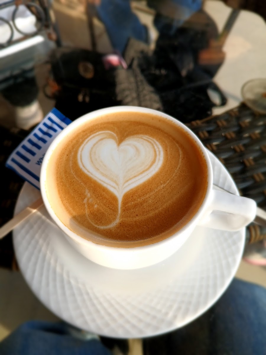 Alpha the cafe - Photo 8