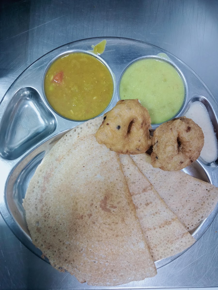 ADUKKALA FAMILY RESTAURANT - Photo 6