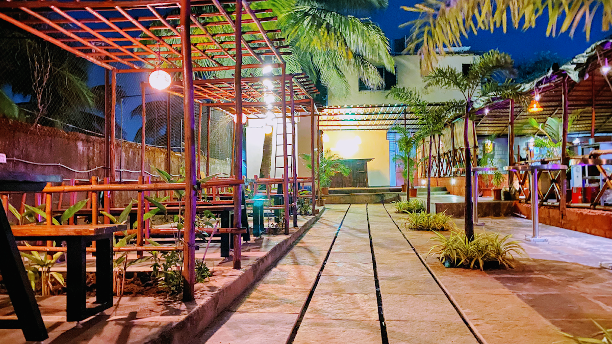 The Locale Shack - Photo 3