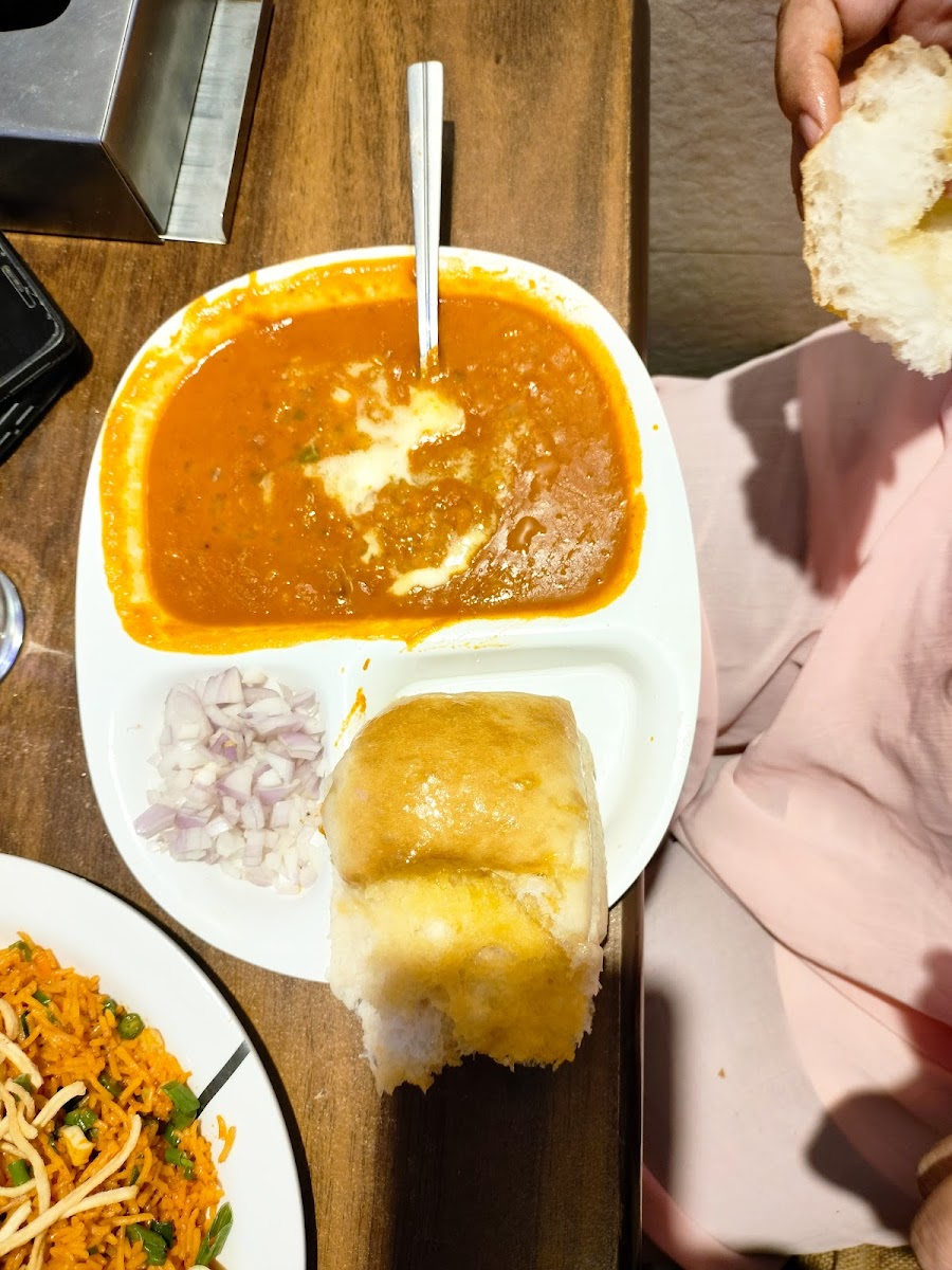 Kamat Pure Vegetarian Restaurant - Photo 4