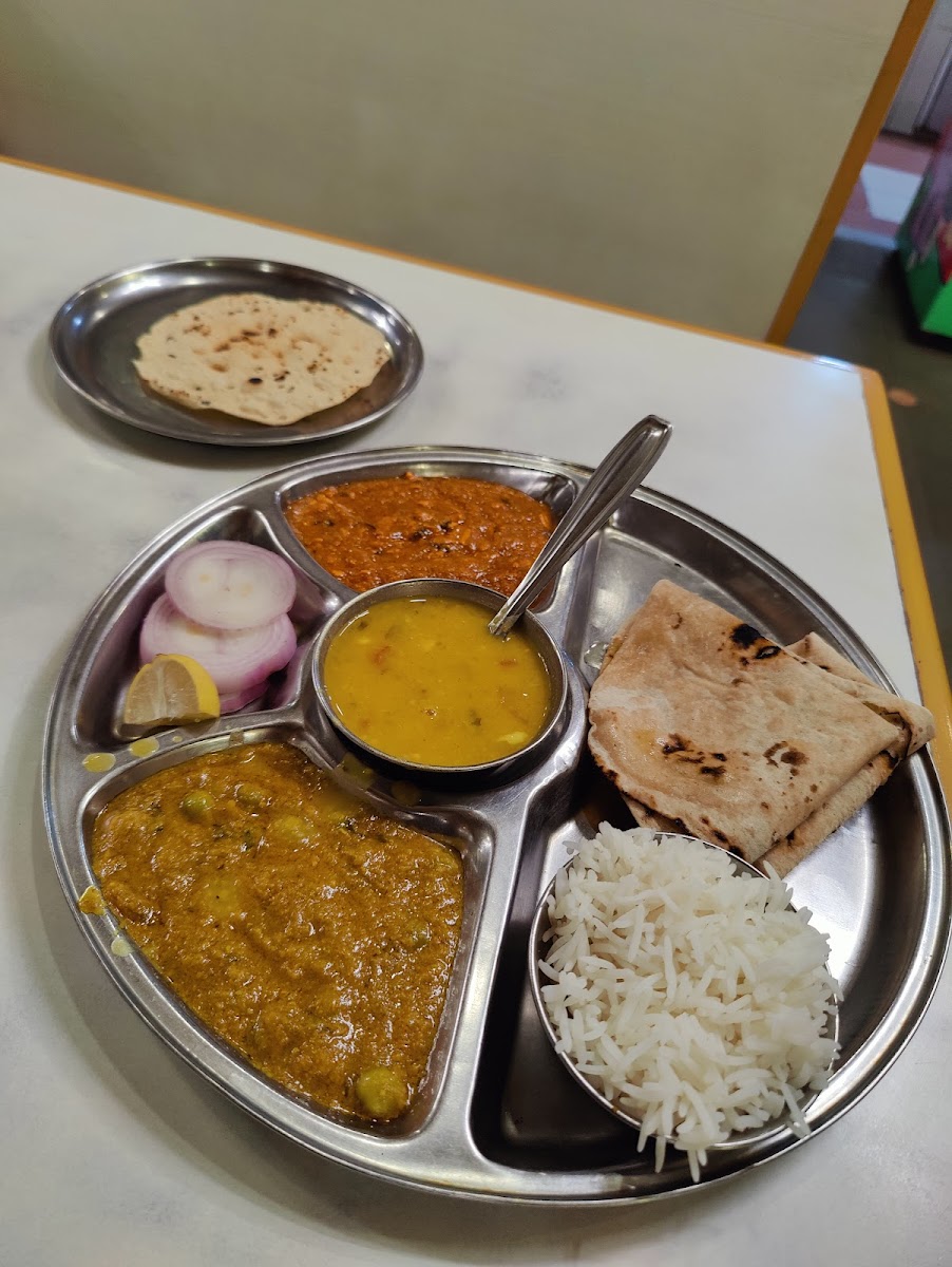 Kabir Restaurant - Photo 2