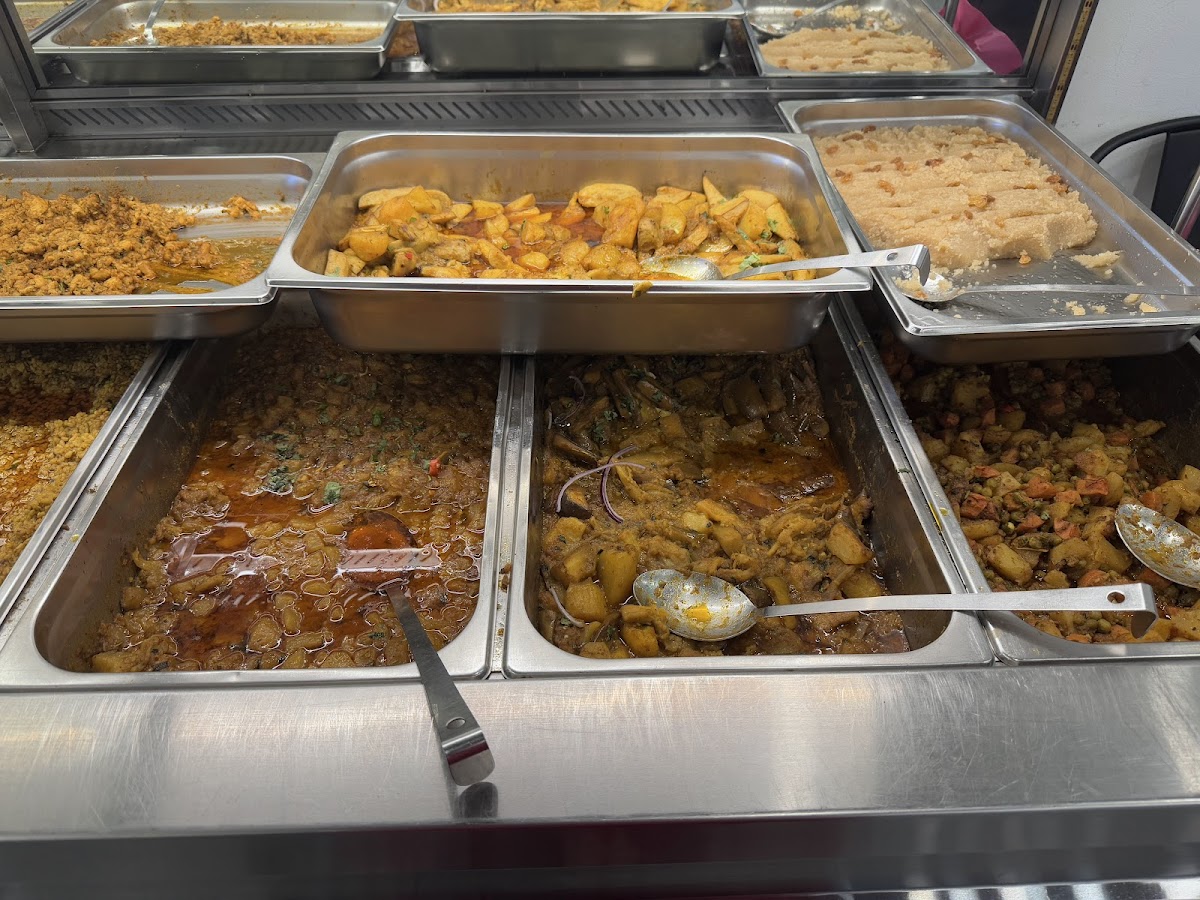 Ziyafat Restaurant - Photo 3