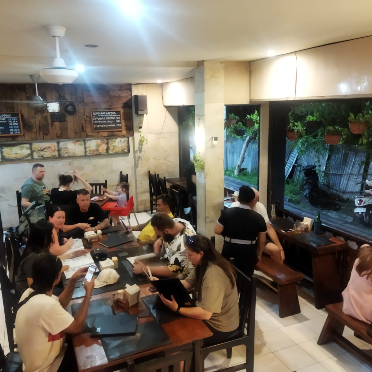 Warung Totemo