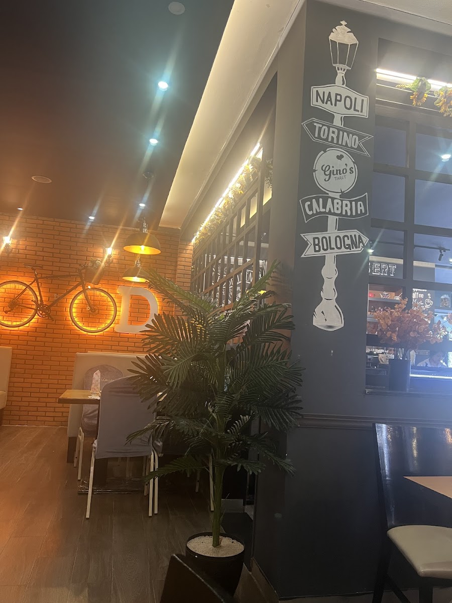 Gino's Restaurant - Photo 2