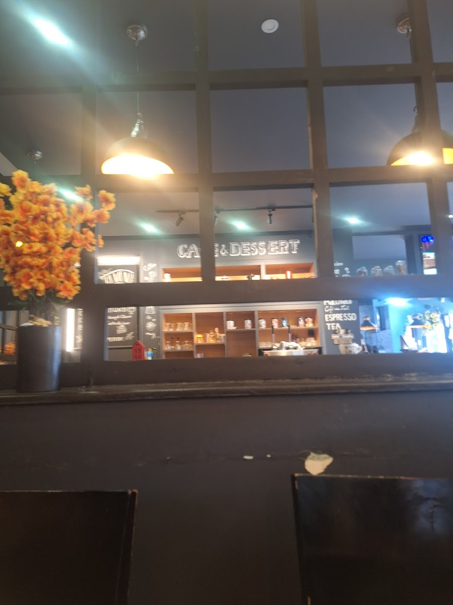 Gino's Restaurant - Photo 7