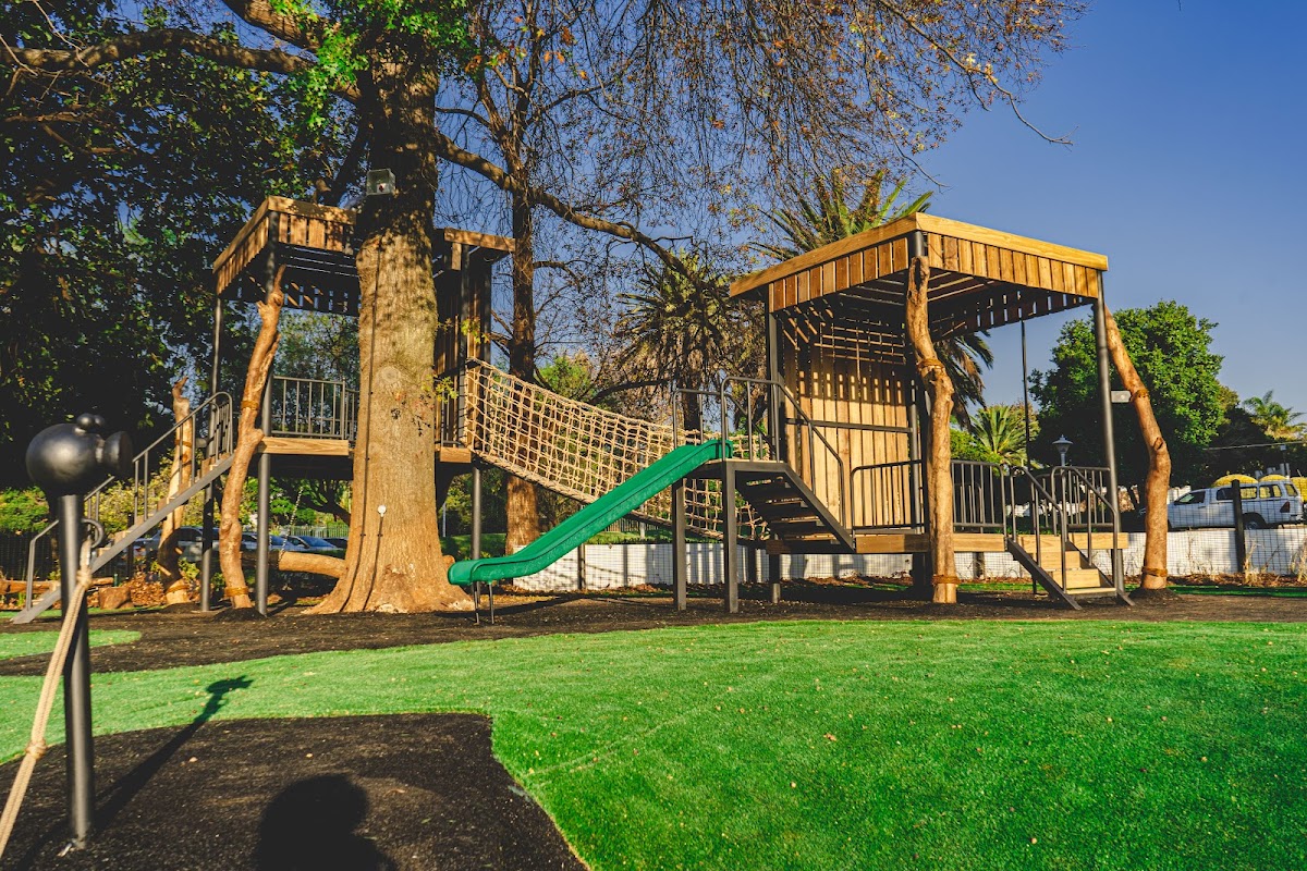 The Old Oak Restaurant and Family Centre at Royal Johannesburg - Photo 3