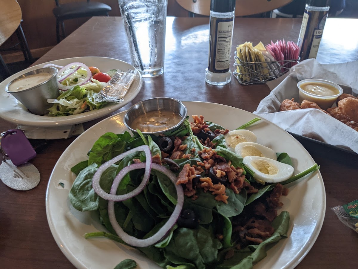 Meadows Restaurant - Photo 6