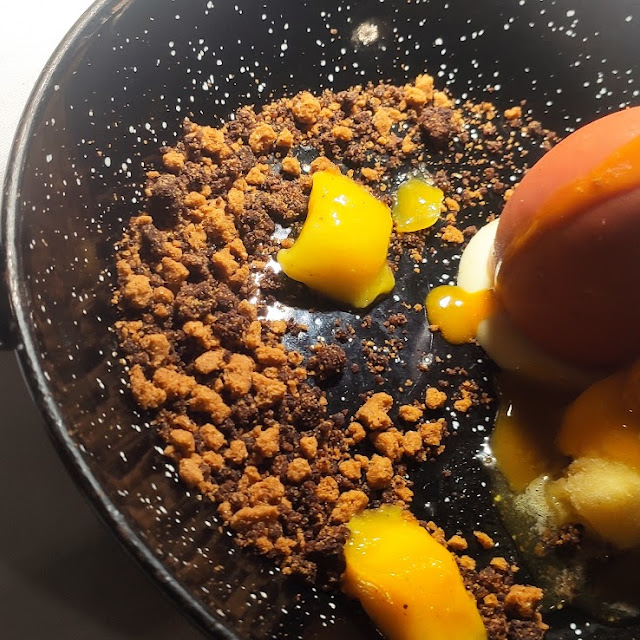 Huevo de Chocolate Con Mango