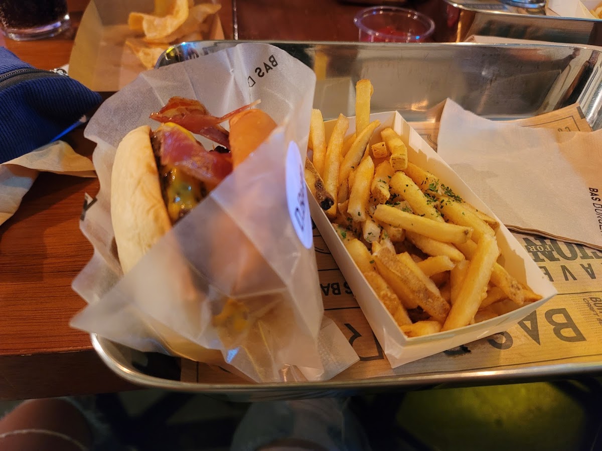 Bas Burger Yeoksam Branch - Photo 5