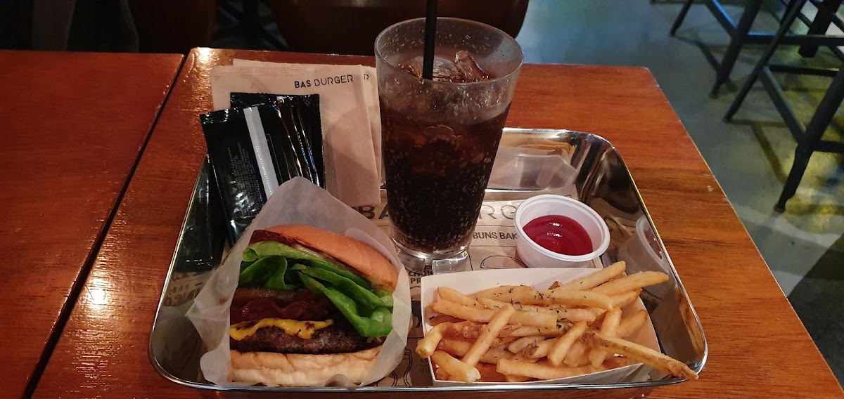 Bas Burger Yeoksam Branch - Photo 6