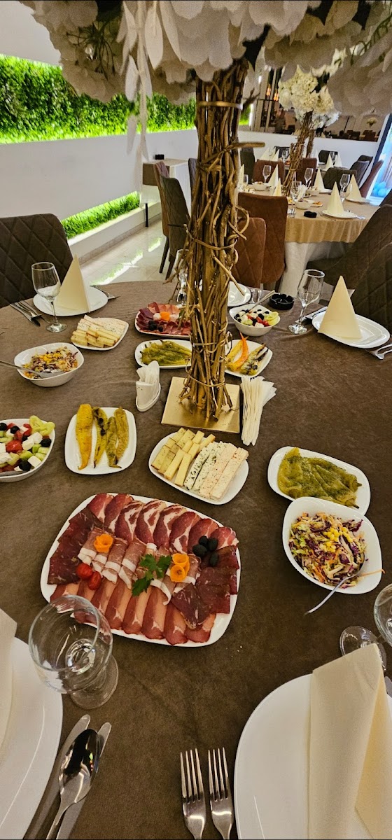 Restoran Paris Lux Nis - Photo 2