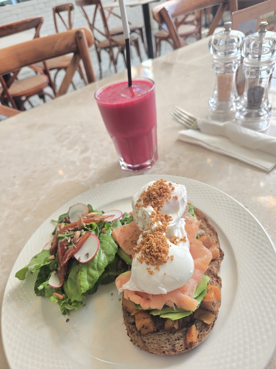 Mani's Cafe Qurum - Photo 3