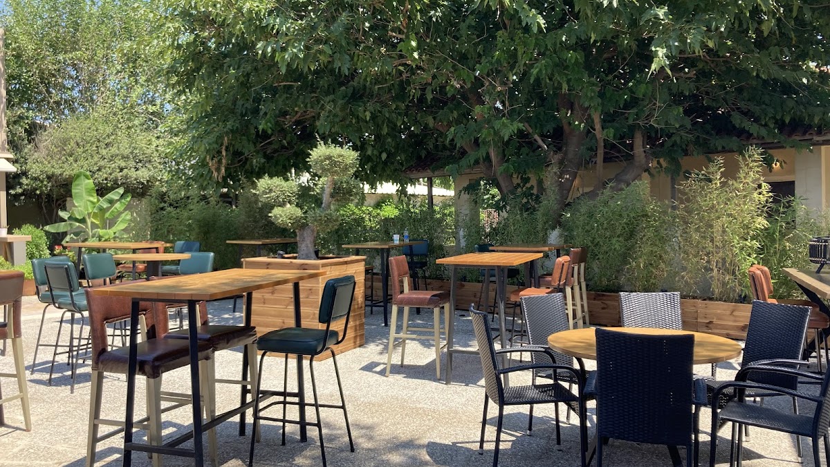 Cabana - Seaside Gastro Bar - Kourouta