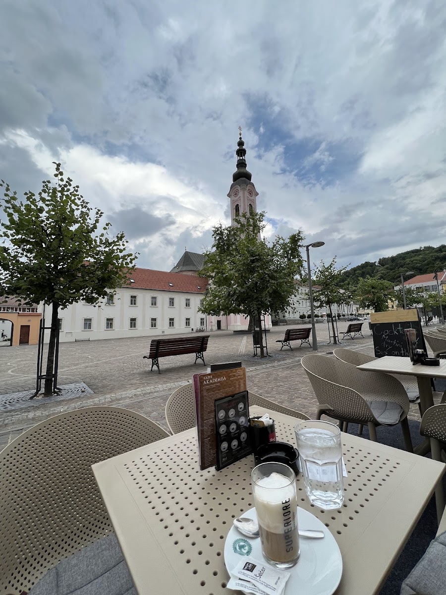 Caffe Akademija