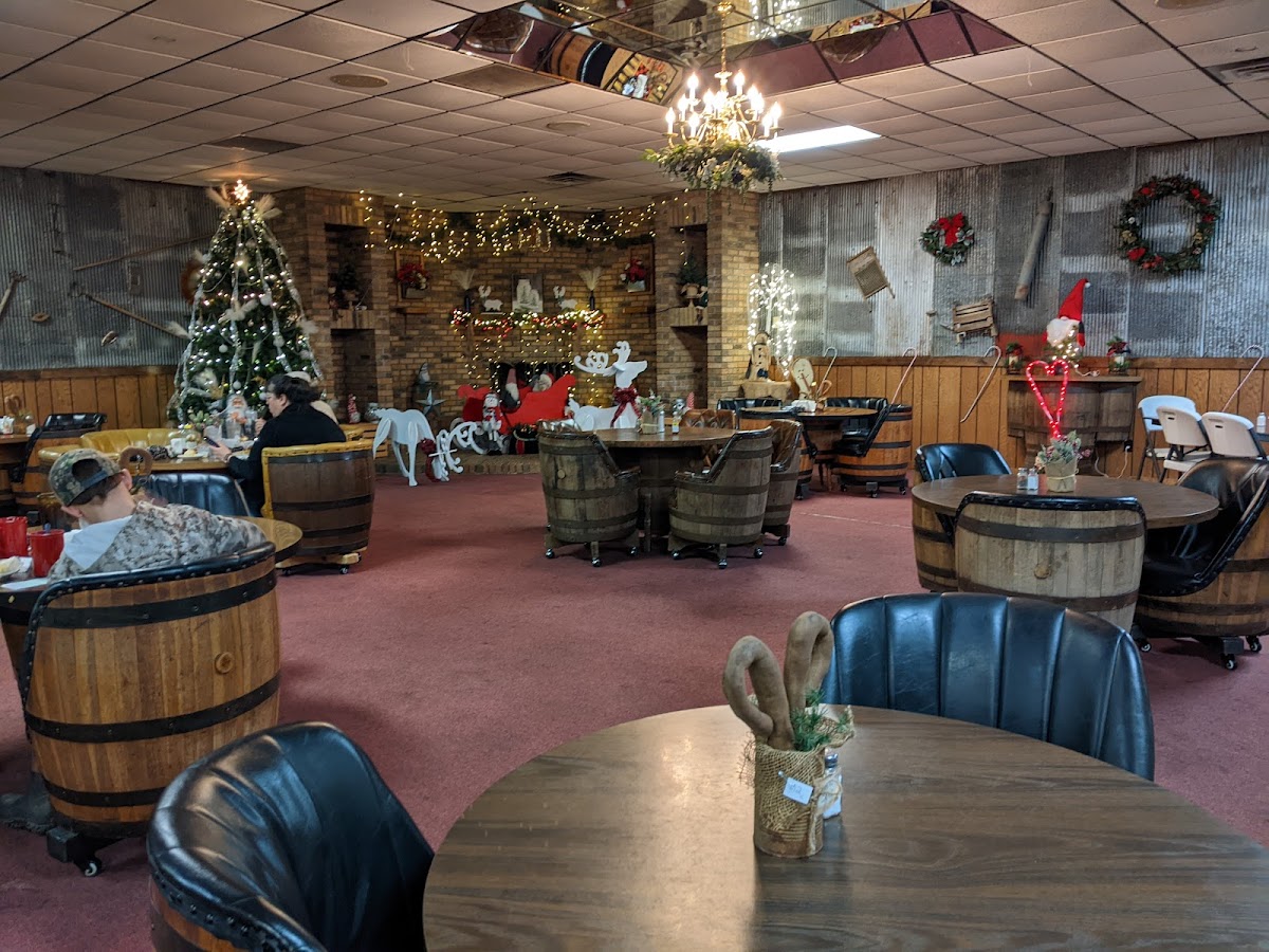 Luzaders 3 Girls Diner LLC - Photo 3