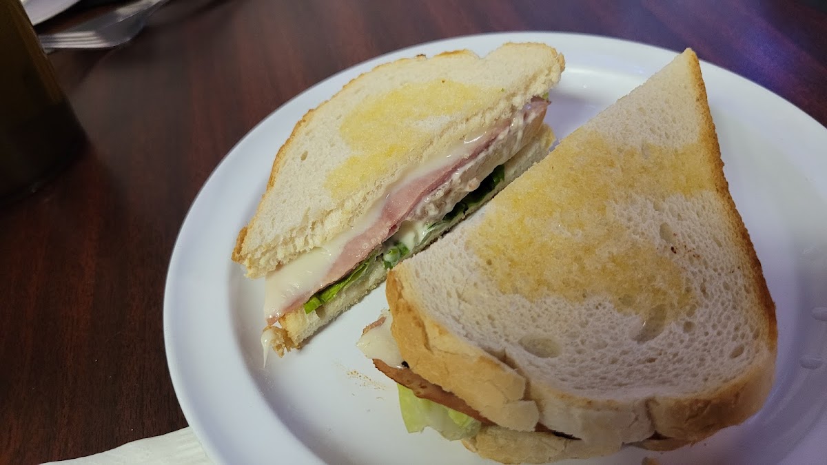 Luzaders 3 Girls Diner LLC - Photo 4