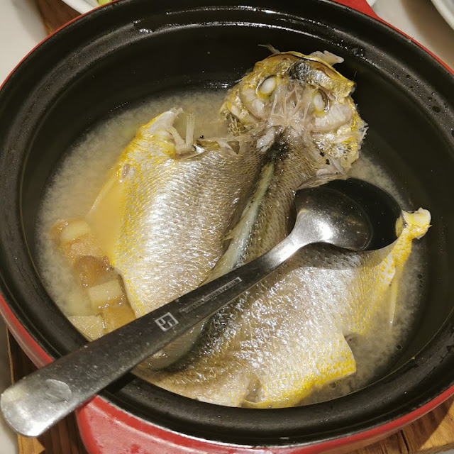 砂锅黄花鱼汤 claypot yellow croaker soup