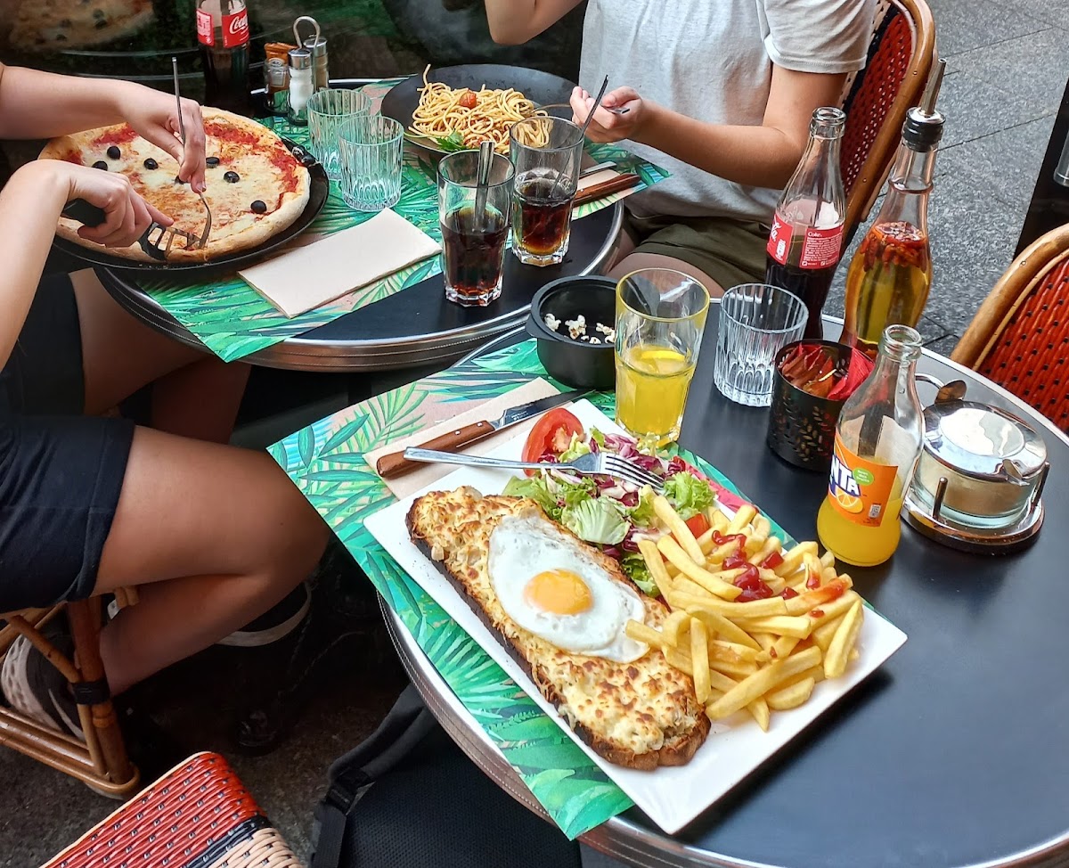 Cafe Marco Polo - Photo 9