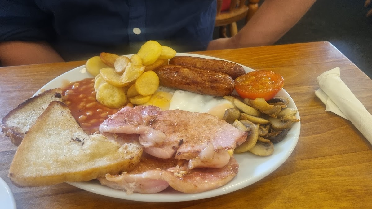 The Strand Cafe - Photo 5