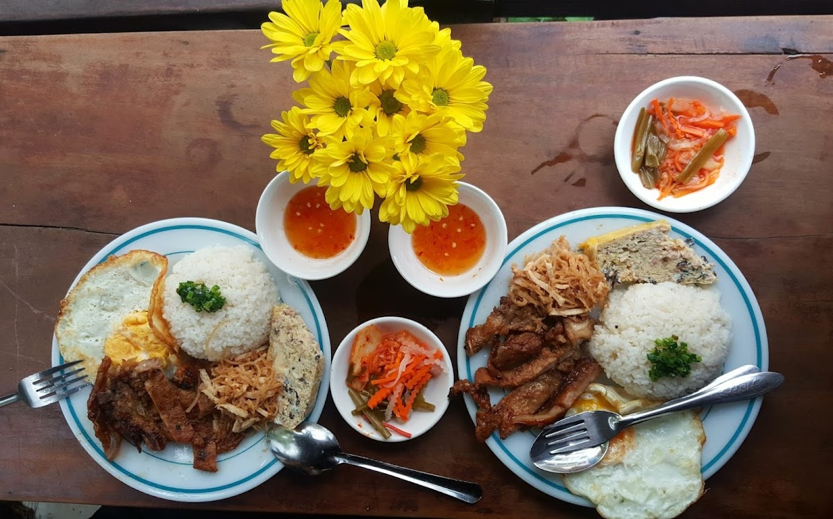 Ca phe Đo-Phu, com tam Đai-Han - Photo 9