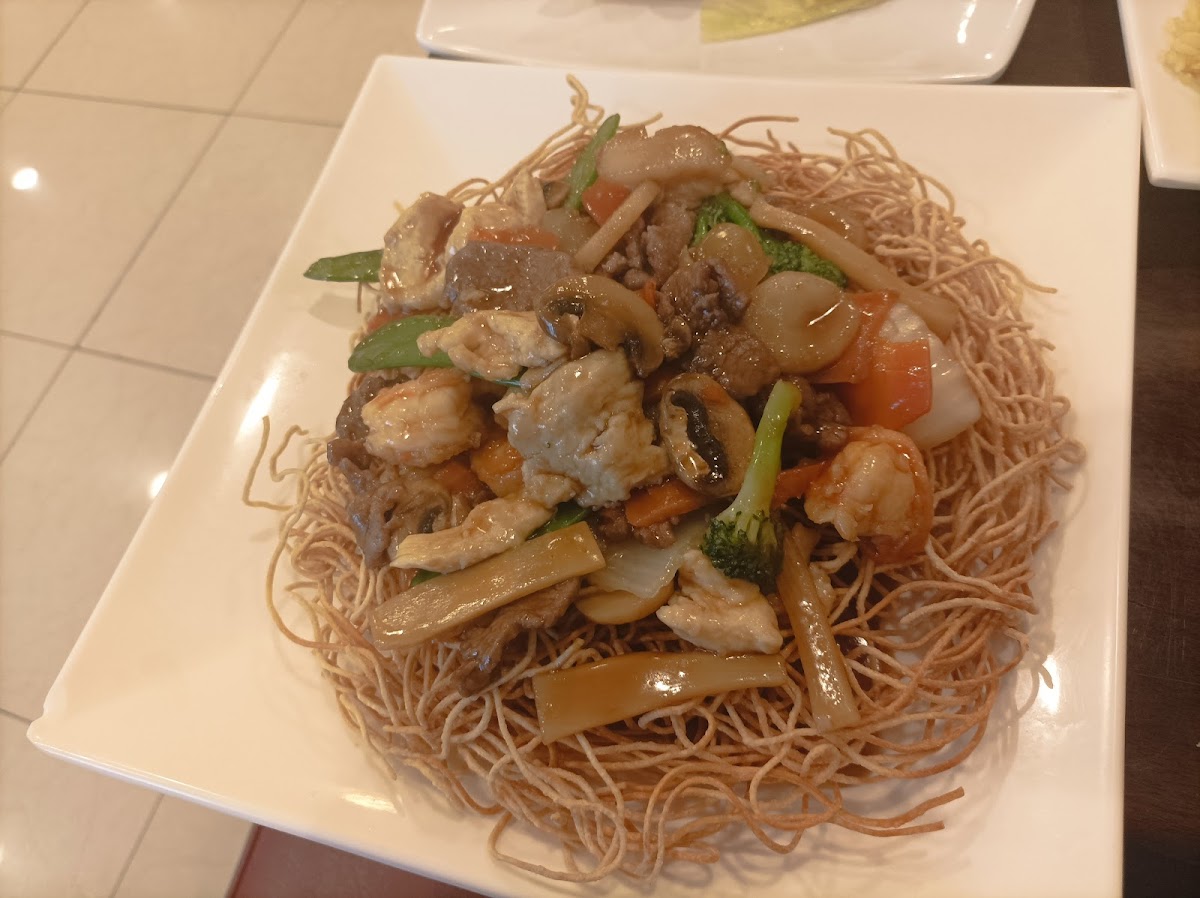 Hoa Son Chinese & Vietnamese Food - Photo 2