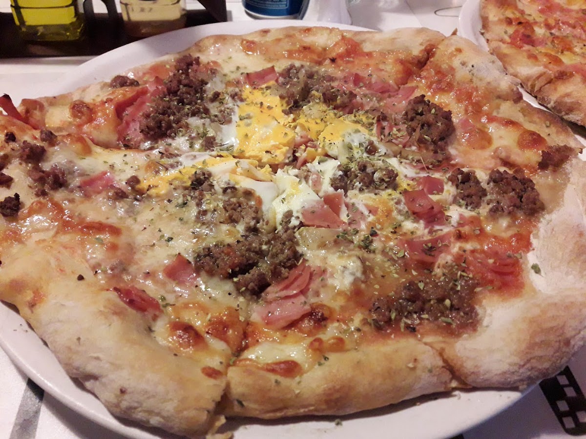 Pinguim Snack Bar - Photo 2