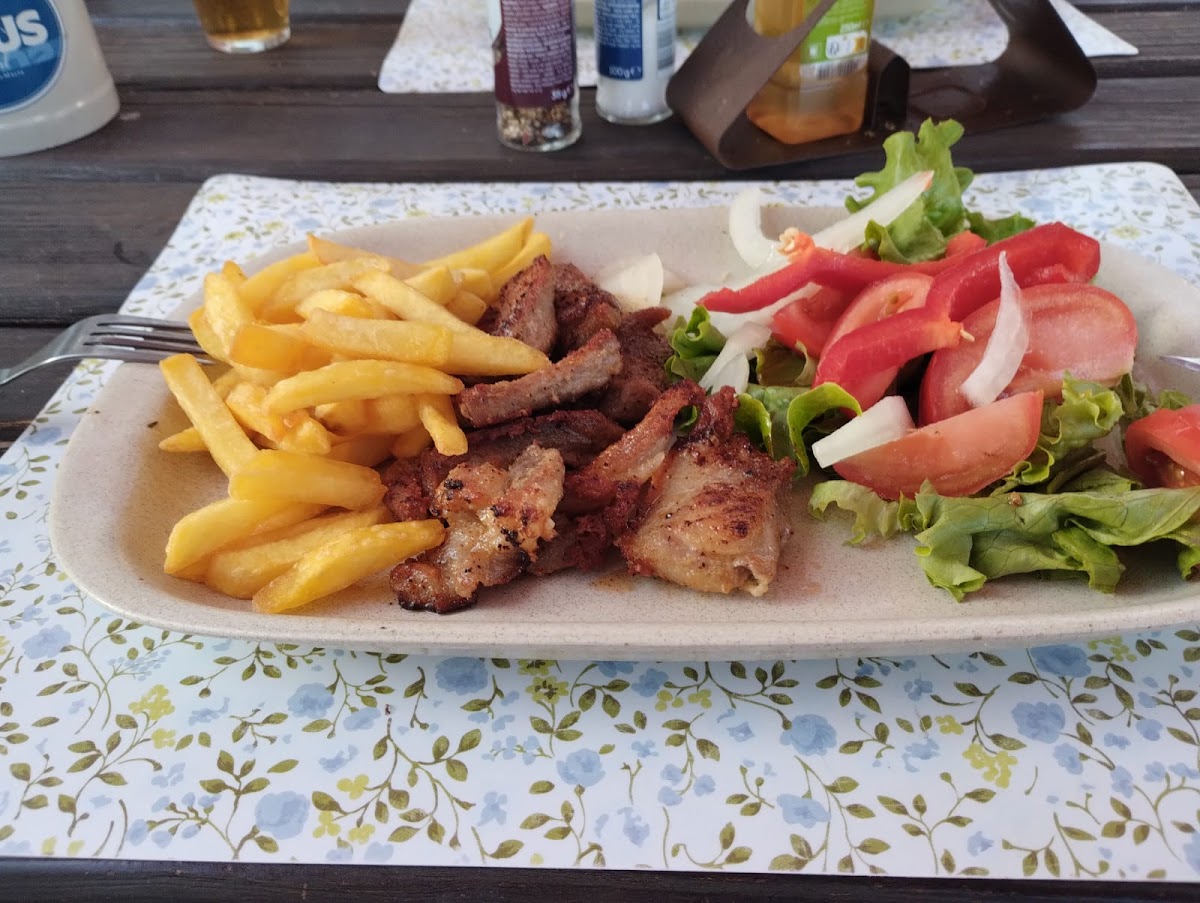 Pinguim Snack Bar - Photo 6